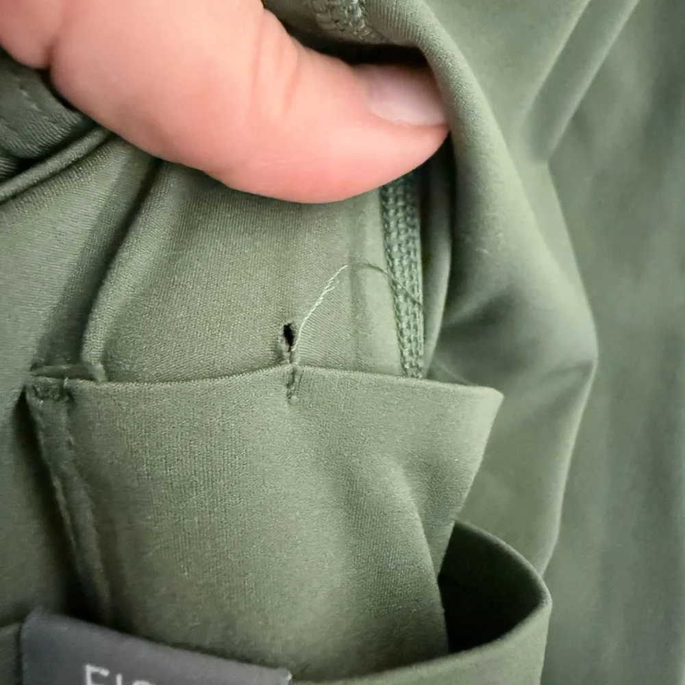 FIGS Olive Technical Collection Top - Picture 9 of 11